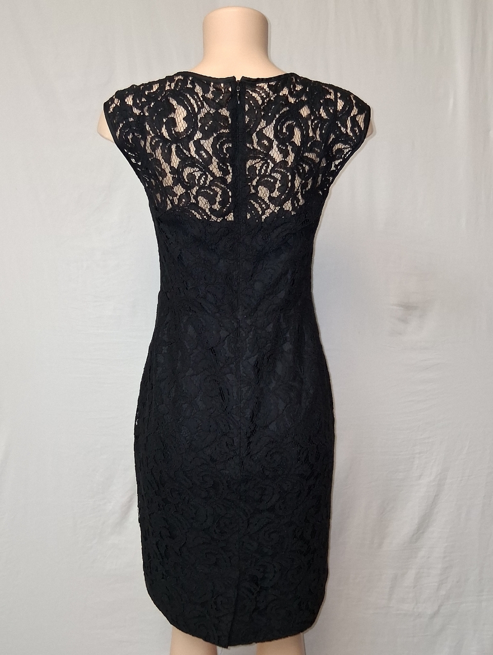 Banana Republic Black Lace Midi Dress with Cap Sleeves Size 6 Petite - Picture 15 of 17